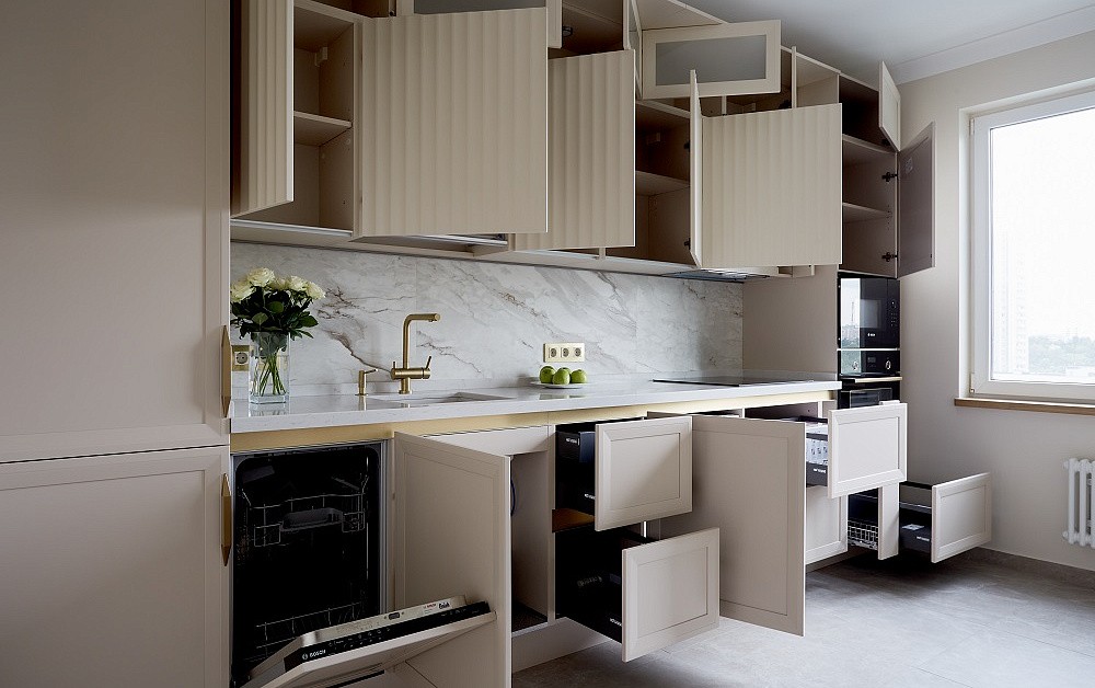 Лёгкая и функциональная кухня в стиле ар-деко