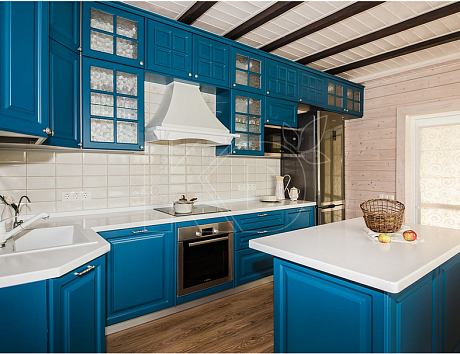 Яркая кухня классика