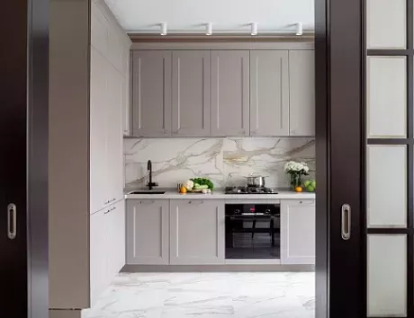 Коричневая кухня в Мурманске