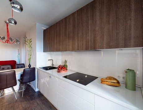 Светлая кухня в Екатеринбурге