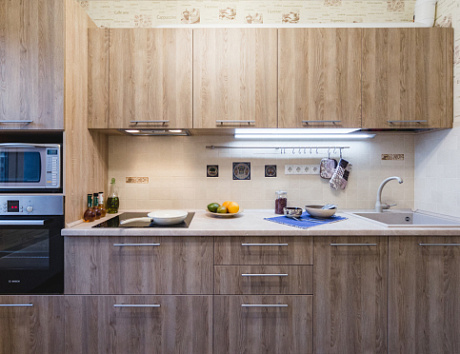 Коричневая кухня в Новосибирске