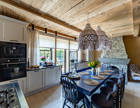 Белая кухня в Мурманске