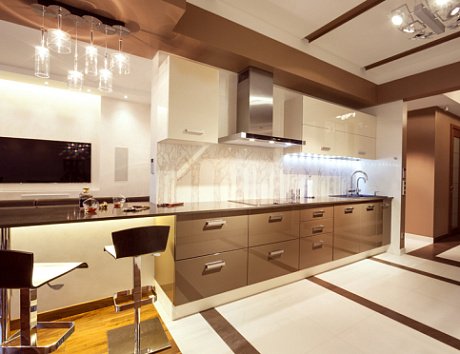 Коричневая кухня в Новосибирске