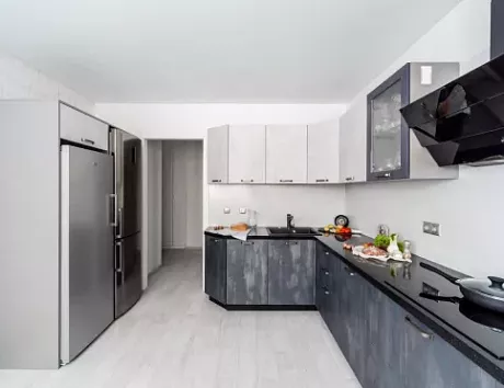 Серая кухня в Клину