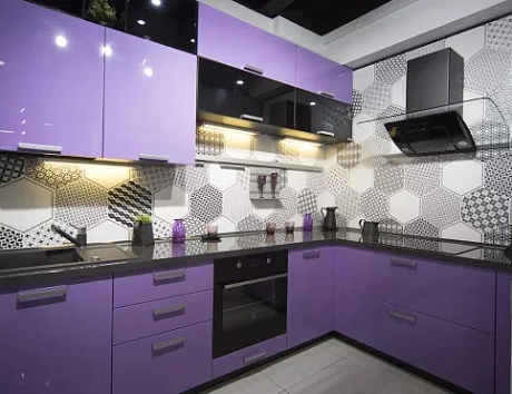 Фиолетовая кухня в Чите