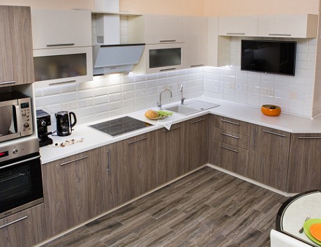 Коричневая кухня в Мурманске