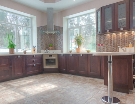 Коричневая кухня в Воронеже