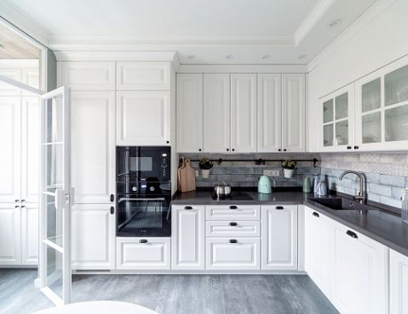 Белый дизайн кухни