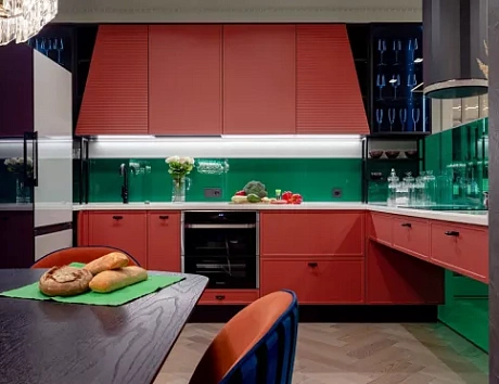 Красная кухня в Екатеринбурге