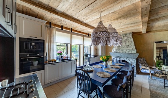 Темная кухня в Ростове-на-Дону