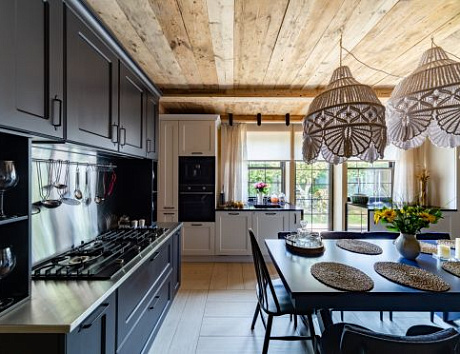 кухня из массива дерева